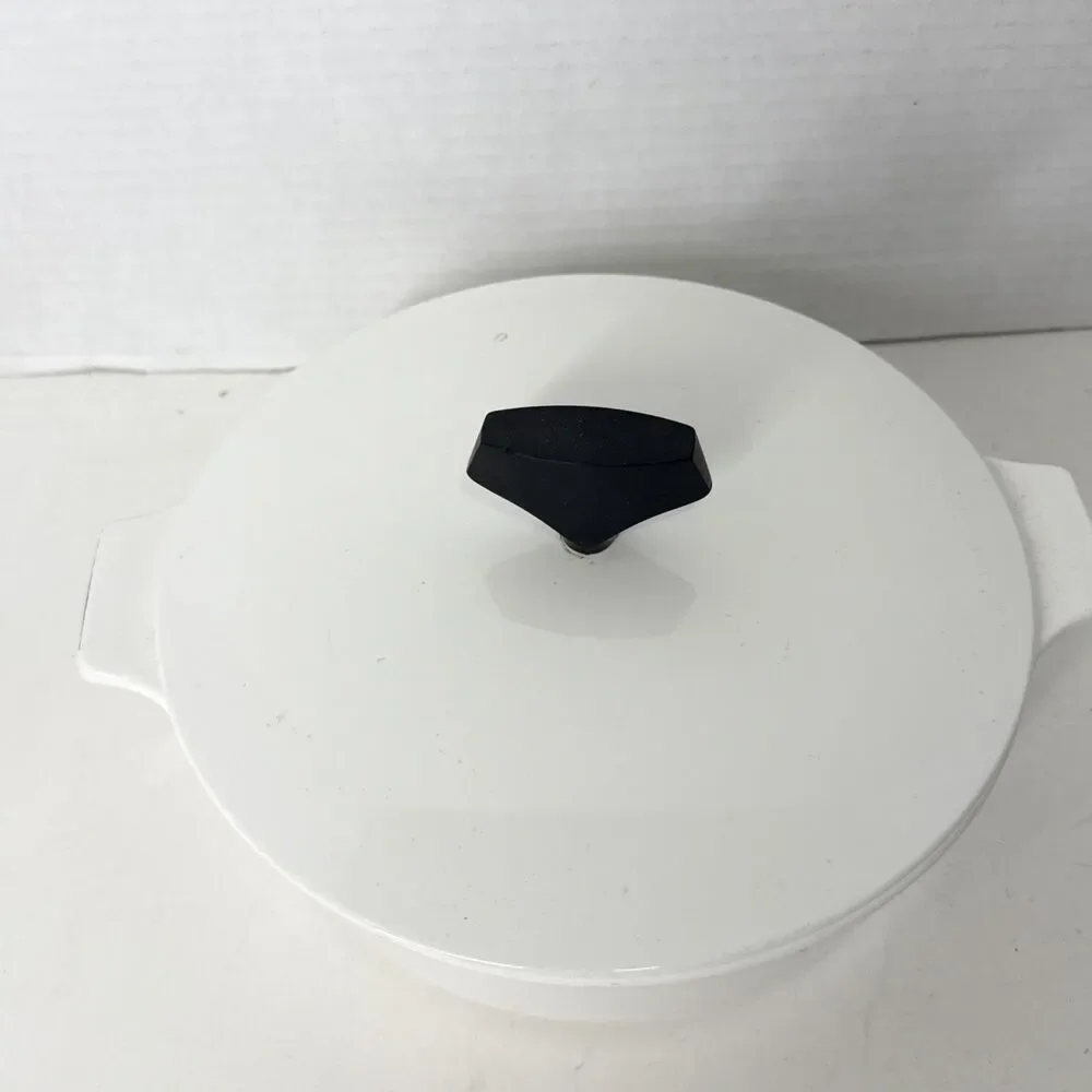 Vintage Corning Ware 1 QT White BUFFET SERVER B-1 Casserole Covered Baking Dish